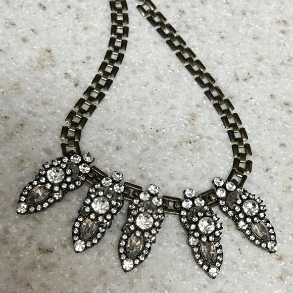 Unusual rhinestone necklace, antique gold metal, eye catching - Picture 5 of 9